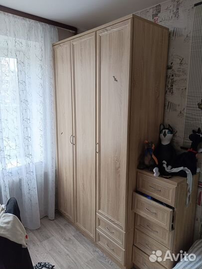 Продам шкаф распашной