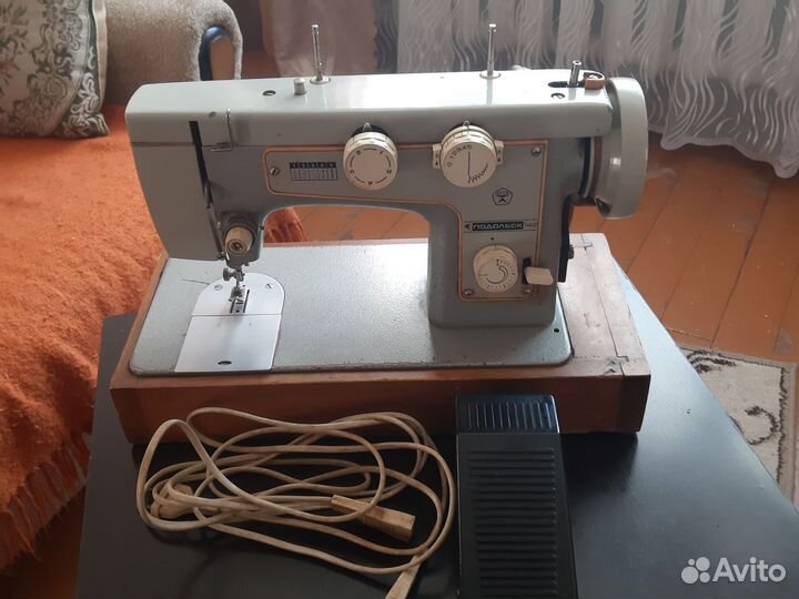 Швейная машина Подольск 142