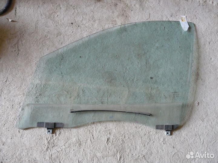 Стекло переднее левое Renault Grand Scenic III