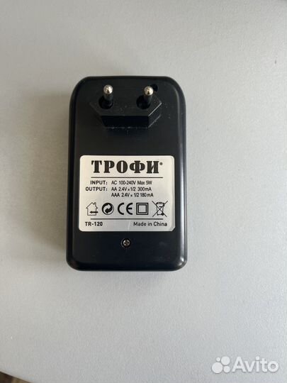 Зарядное уст-во для аккум батареек AA и AAA