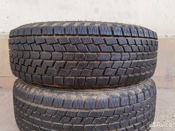 Hankook Nordik IS RW08 215/70 R15 98T