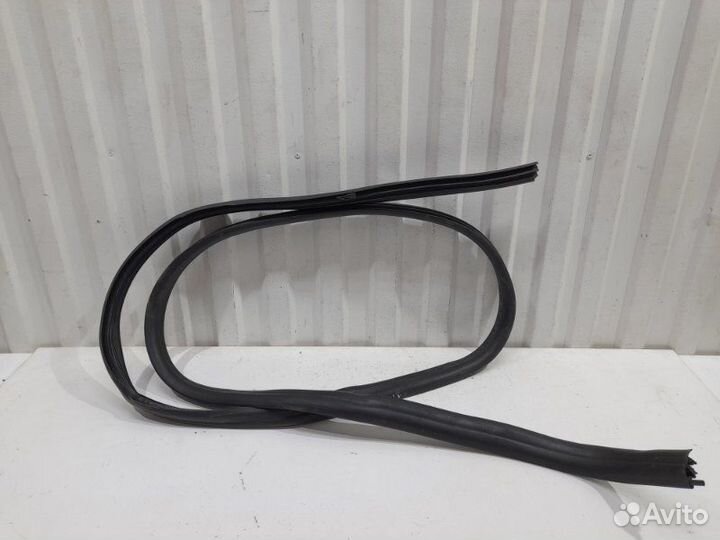 Уплотнитель проема двери передней правой LADA