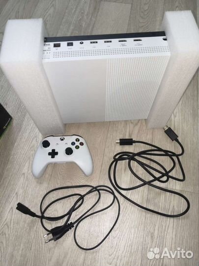 Xbox one s 1tb с играми