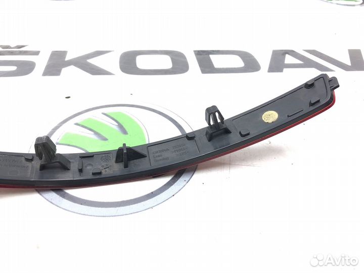 Катафот бампера задний правый Skoda Octavia A7