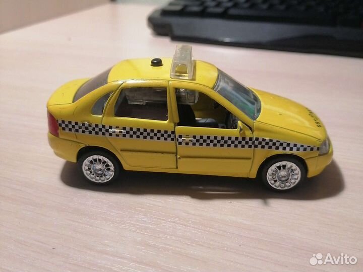 Модель машинки LADA такси
