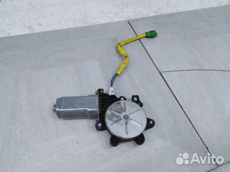 Моторчик заднего левого стеклоподъемника