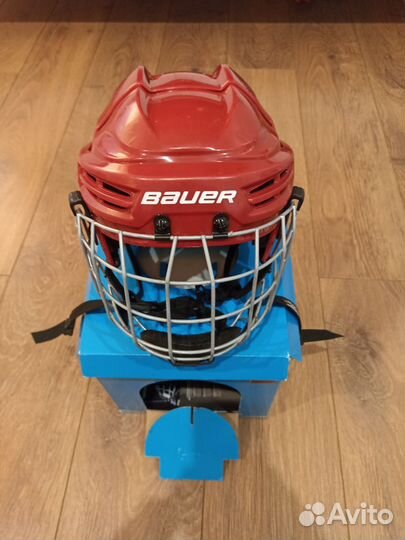 Хоккейный шлем