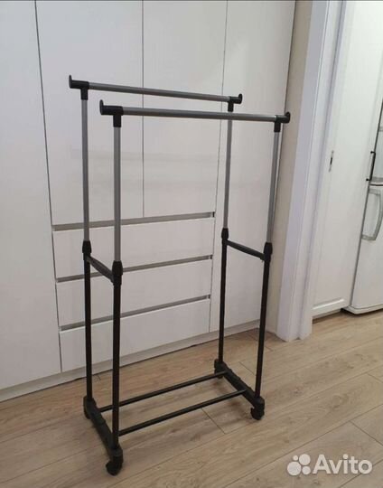 Вешалка напольная. Рейл для одежды