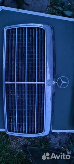 Решётка радиатора mercedes w124