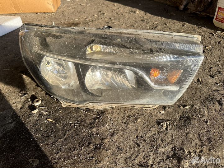 Фары на LADA vesta
