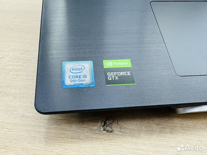 Игровой Lenovo IPS Core i5-9300H/ GTX 1650 4 Gb