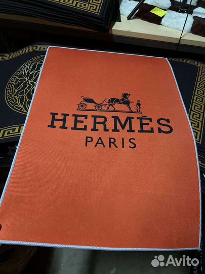 Брендовые коврики для дома