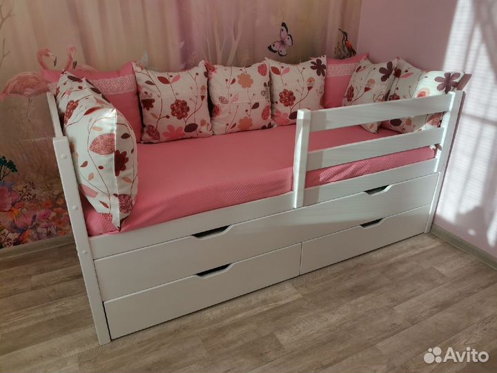 Детская кроватка из массива берёзы с выкатным