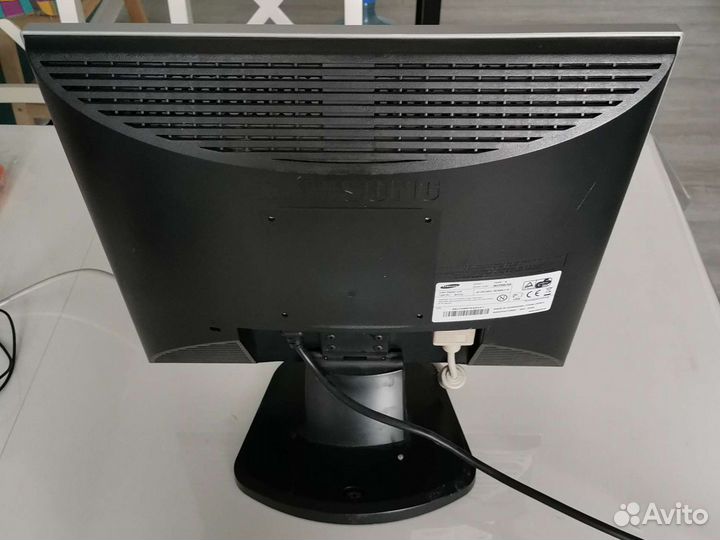 Монитор Samsung syncmaster 710v