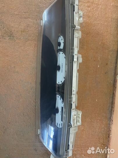 Приборная панель Toyota Noah/Voxy r60