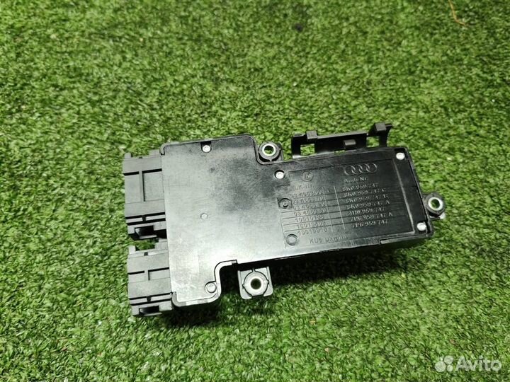 Кнопка регулировки сиденья Audi A4 (B8) 2007-2015