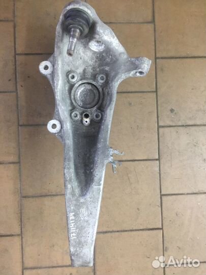 Кулак поворотный передний правый BMW F серии