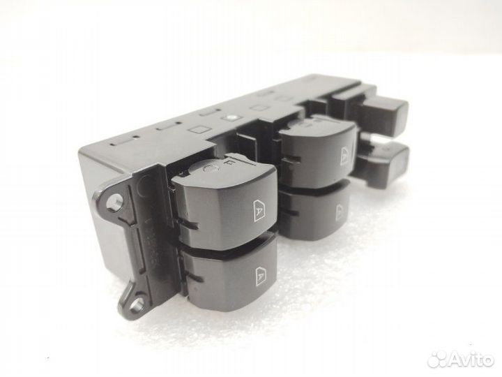 Блок управления стеклоподъемниками передний левый