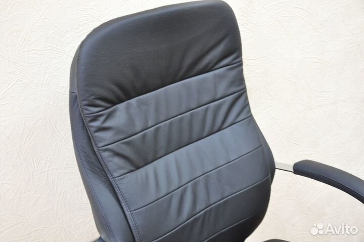 Офисное кресло 