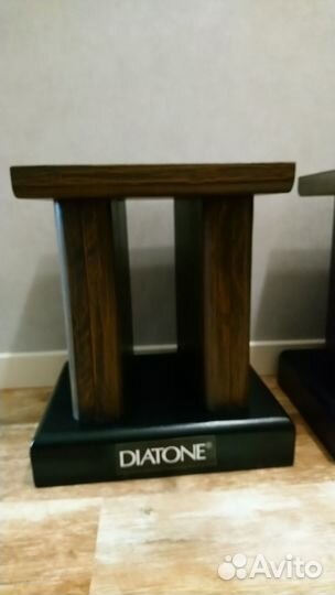 Подставки под акустику