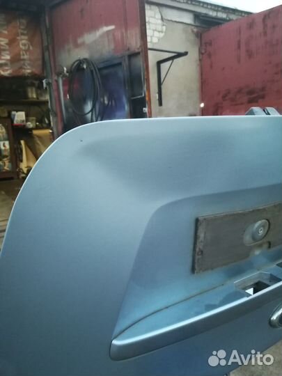 Продаю крышку богажника форд фокус 2