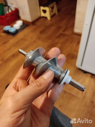Шнек от электро мясорубки новый