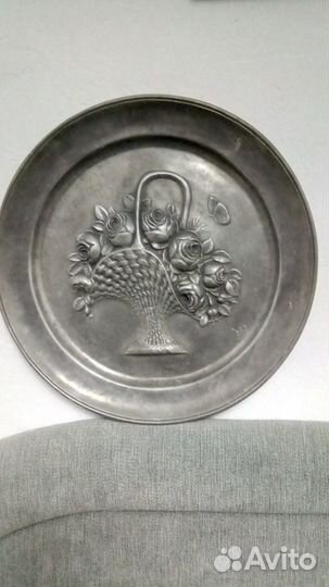 Тарелка настенная, розы, олово, Германия, винтаж