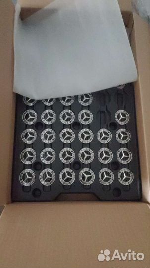 Эмблема бампера mercedes