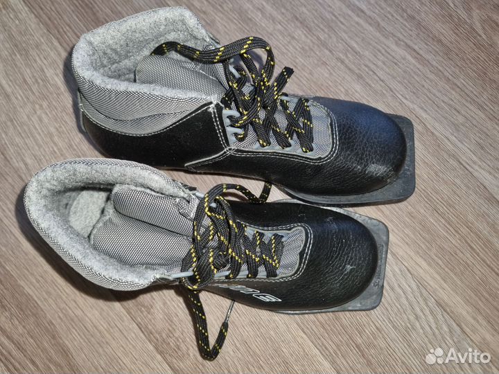 Лыжные ботинки