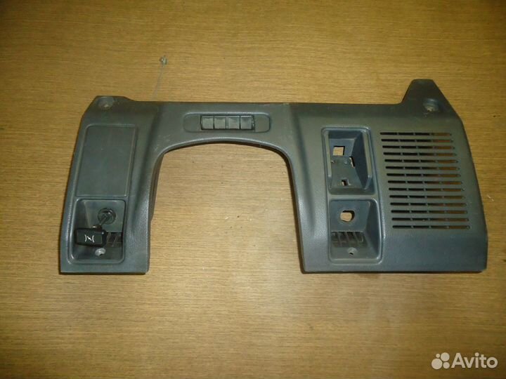 Накладка под рулевую колонку Mitsubishi Pajero 2