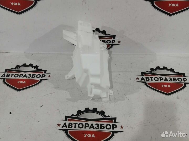 Бачок омывателя лоб стекла toyota rav4 40 13-18