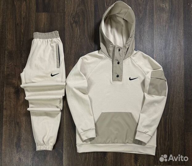 Спортивный костюм Nike