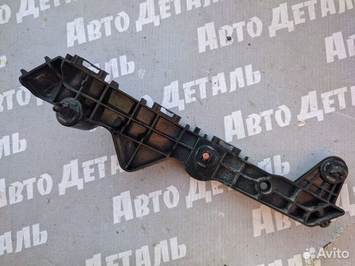 Кронштейн переднего бампера правый Lexus NX200 201