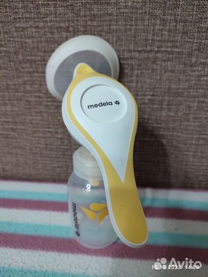 Молокоотсос medela ручной