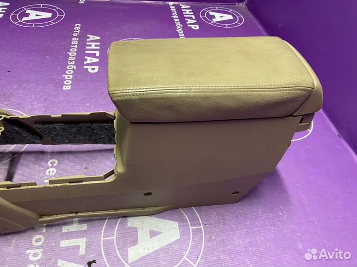 Подлокотник Honda Accord 7 CL9 К24А 2006