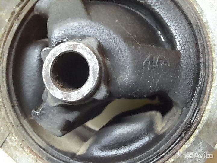 Опора двигателя правая Mitsubishi Galant De седан