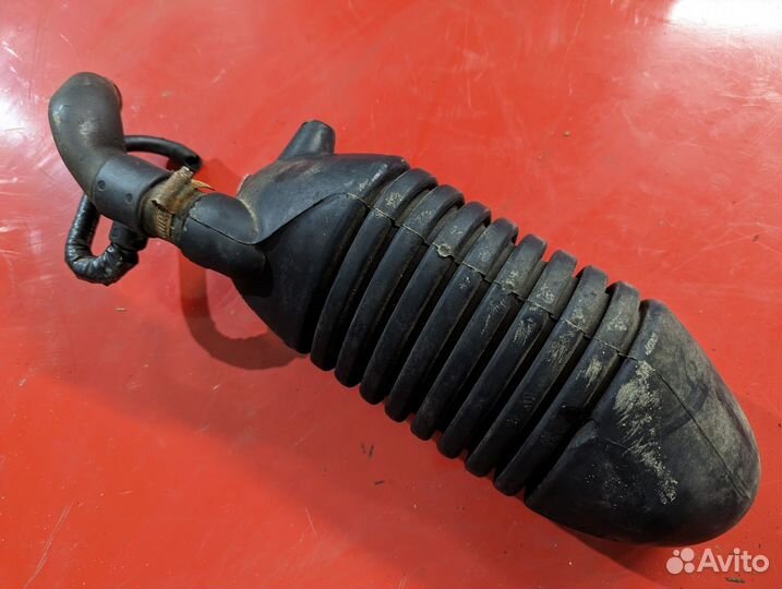 Патрубок воздушного фильтра Volkswagen Pointer