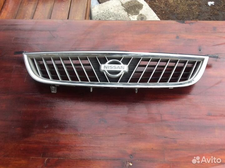 Решётка радиатора Ниссан санни, 99г