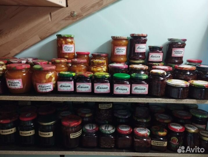 Варенье из смородины, клубники, абрикос, жимолости