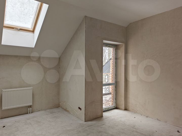 Дом 195 м² на участке 5 сот.