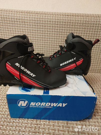 Лыжные ботинки