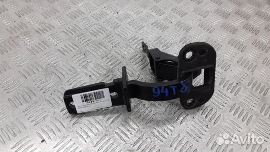 Петля крышки багажника volvo V70 3 (94T08GP02)