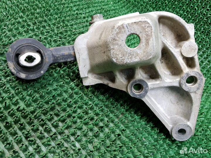 Кронштейн передний правый Peugeot 407 6D RFN