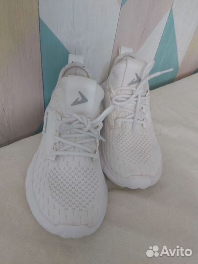 Кроссовки для девочки demix 32 р