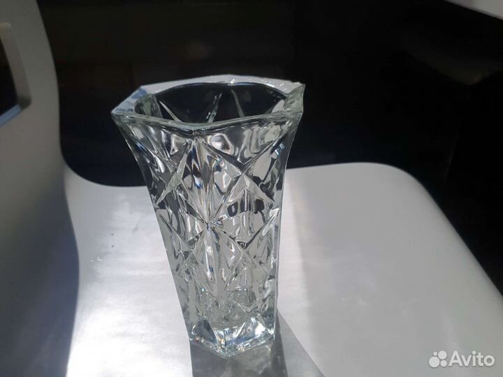Ваза для цветов хрустальная