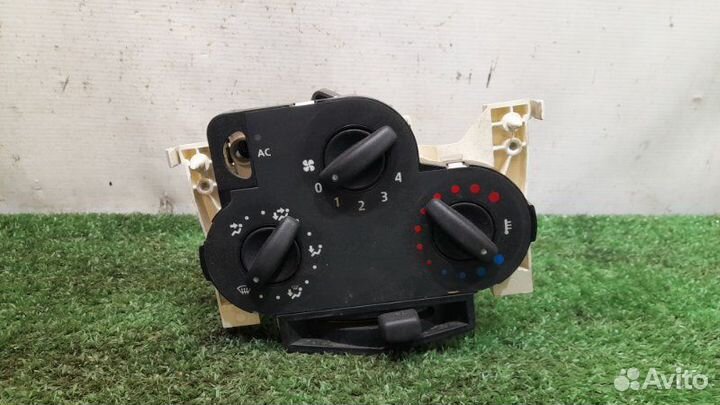 Блок управления отопителем Renault Logan 1 K7J