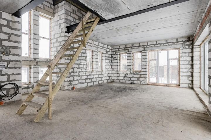 Дом 180 м² на участке 6 сот.