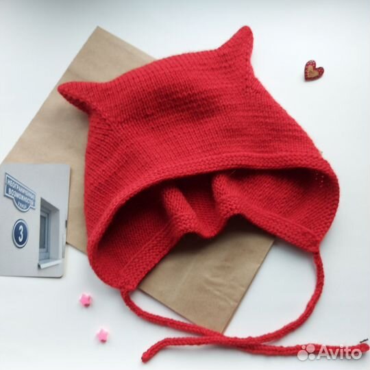 Вязаный чепчик женский