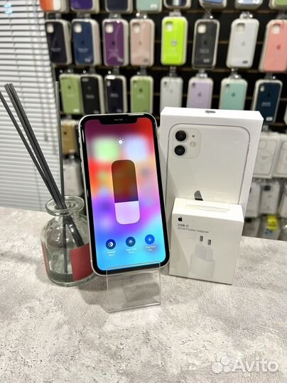 iPhone 11, 64 ГБ