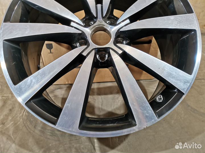 Оригинальный диск R19 VW Beetle Felga Tornado